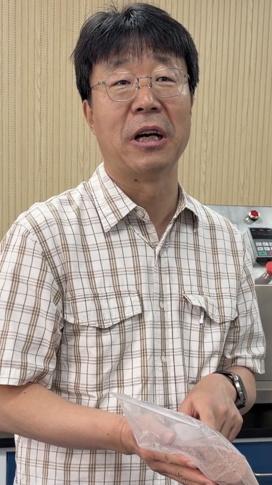 乔秀臣谈起煤矸石除杂滔滔不绝。