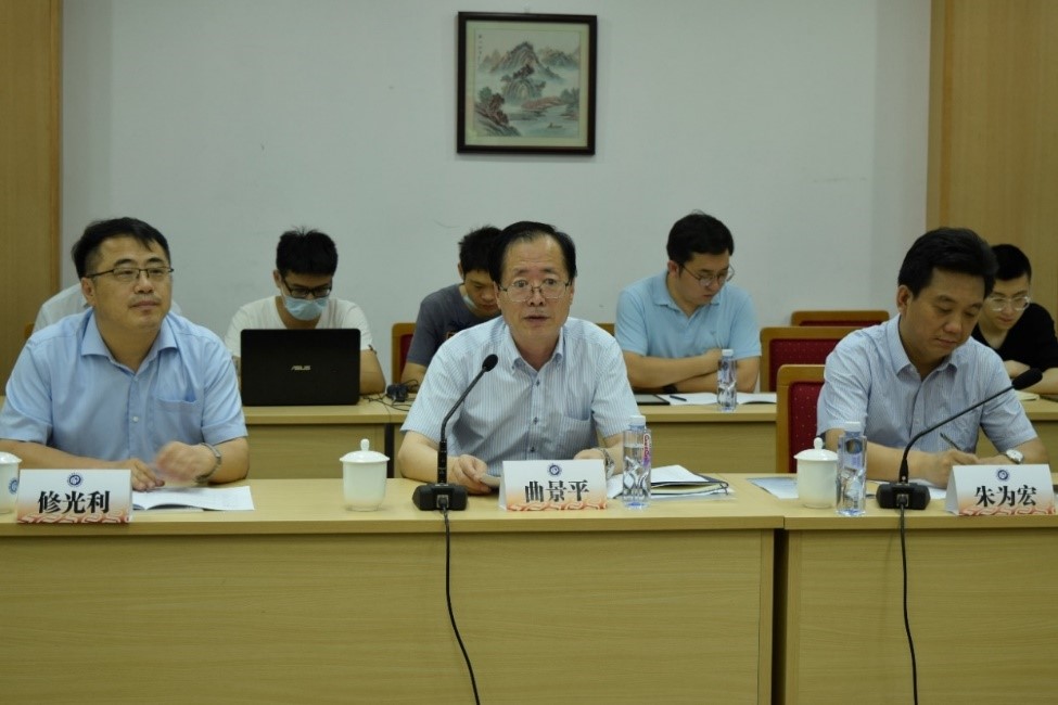 图片说明:华东理工大学校长曲景平致辞