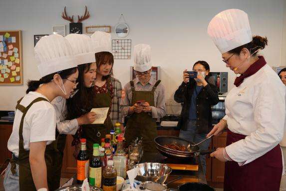 8ef3a93e37528de5c301dd1f3bd65b2